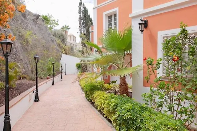 Sara En El Veril Del Duque - Sara Vacation Адехе